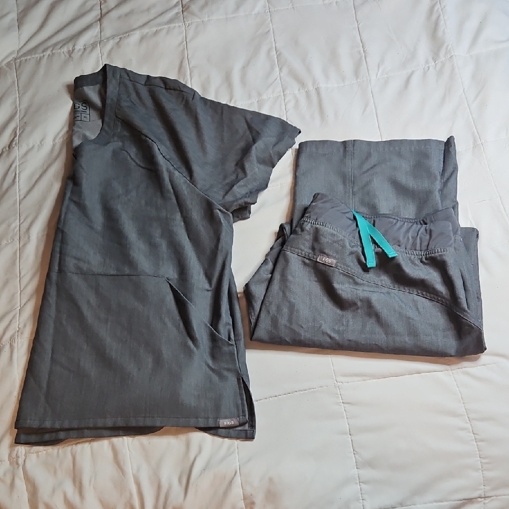 Women's Gray FIGS Scrub Set XL/XXL